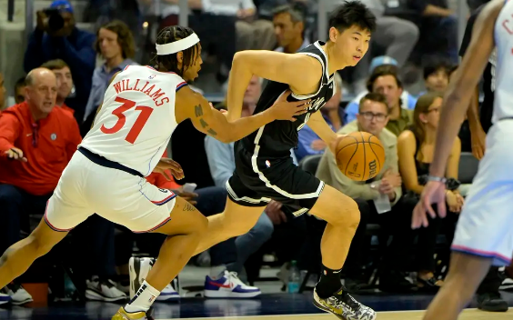 崔永熙季前赛首秀1分2篮板 哈登14分快船115-106胜篮网 崔永熙季前赛首秀1分2篮板 哈登14分快船115-106胜篮网