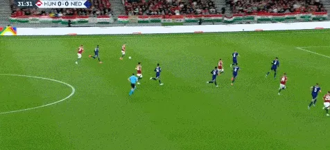 1728694734456471.gif 2.gif