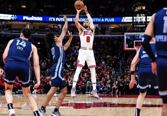 NBA季前赛-灰熊21分大逆转!河村勇辉5中0+8助攻 拉文三分6中6拿28分 NBA季前赛-灰熊21分大逆转!河村勇辉5中0+8助攻 拉文三分6中6拿28分