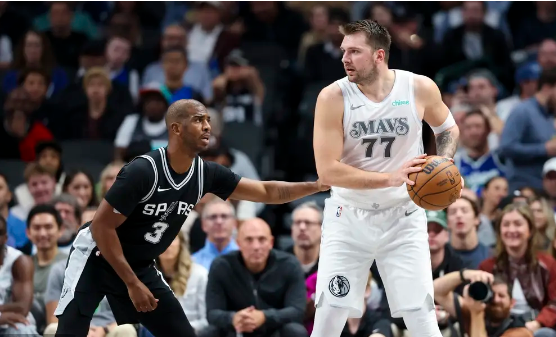 欧文22+8 加福德22+7 文班缺阵 独行侠轻取马刺结束4连败 欧文22+8 加福德22+7 文班缺阵 独行侠轻取马刺结束4连败