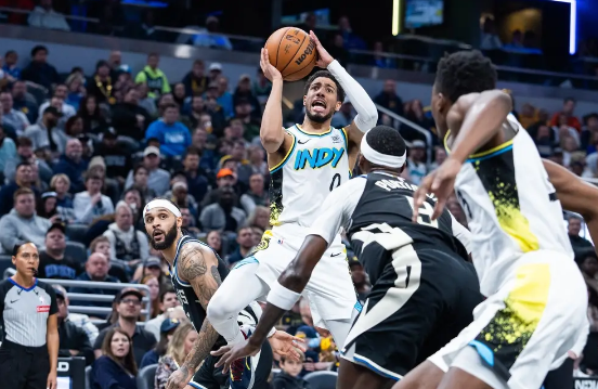 字母哥30+12+5 波蒂斯14+15 马瑟林25+9 雄鹿19分逆转步行者