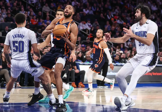 安东尼24+7 布伦森24+4&6犯 唐斯缺战 魔术送尼克斯3连败 安东尼24+7 布伦森24+4&6犯 唐斯缺战 魔术送尼克斯3连败