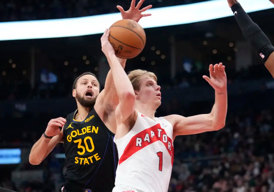 勇士不敌6人上双猛龙近5战4负 库里26+7+7+里程悲 勇士不敌6人上双猛龙近5战4负 库里26+7+7+里程悲