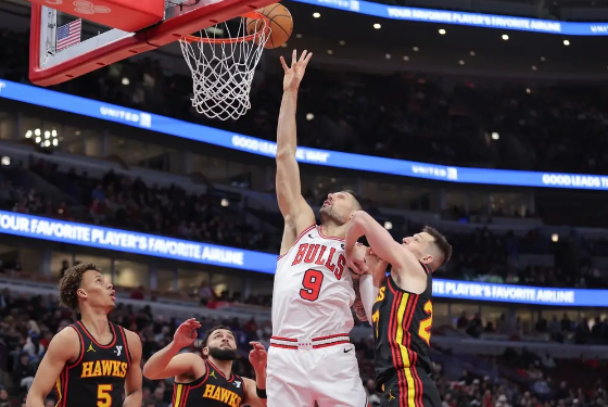 华莱士27+6+6 奥孔武14+13+7 残阵老鹰送公牛3连败 华莱士27+6+6 奥孔武14+13+7 残阵老鹰送公牛3连败