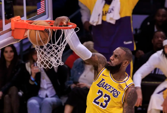 詹姆斯20+14+6 浓眉24+8 波津22+7 湖人大胜绿军近5战4胜 詹姆斯20+14+6 浓眉24+8 波津22+7 湖人大胜绿军近5战4胜