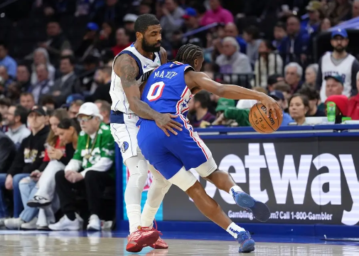 大帝马克西合砍62分 欧文34+9 克里斯蒂15+8 76人险胜独行侠 大帝马克西合砍62分 欧文34+9 克里斯蒂15+8 76人险胜独行侠