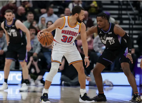 库里31投32分 乔治制胜三分 爵士末节3分钟导演18-4逆转勇士 库里31投32分 乔治制胜三分 爵士末节3分钟导演18-4逆转勇士