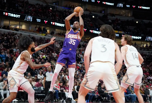 三巨头各20+&合砍81分 基迪24+8+10 太阳力擒公牛止4连败 三巨头各20+&合砍81分 基迪24+8+10 太阳力擒公牛止4连败