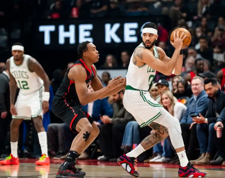 布朗24+5 塔图姆19+6+11 巴雷特22+8 绿军客胜猛龙迎6连胜