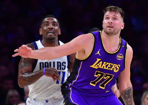 詹姆斯末节16分 东契奇19+15+12 欧文35+7 湖人击退独行侠 詹姆斯末节16分 东契奇19+15+12 欧文35+7 湖人击退独行侠