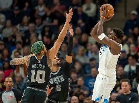 华子三节打卡25分 福克斯22分 森林狼8人上双击退马刺取5连胜