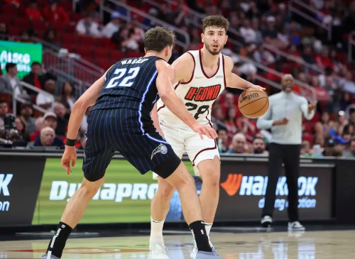 小史密斯20+7 亚当斯11前场板 班凯罗25分 火箭擒魔术迎3连胜 小史密斯20+7 亚当斯11前场板 班凯罗25分 火箭擒魔术迎3连胜