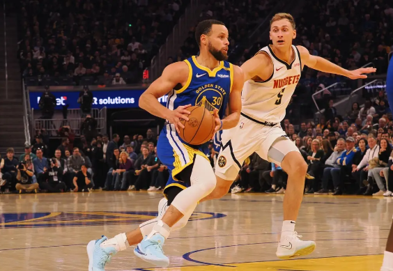 库里低效20+7约老师缺阵 威少三双残阵掘金114-105胜勇士 库里低效20+7约老师缺阵 威少三双残阵掘金114-105胜勇士