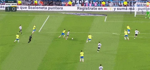 1742956247383516.gif 2.gif