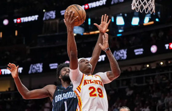 特伦斯-曼恩19分 华莱士15+11 老鹰7人上双终结魔术5连胜 特伦斯-曼恩19分 华莱士15+11 老鹰7人上双终结魔术5连胜